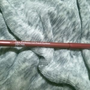 NWT Araceli Wine color Gel Pen eyeliner new!